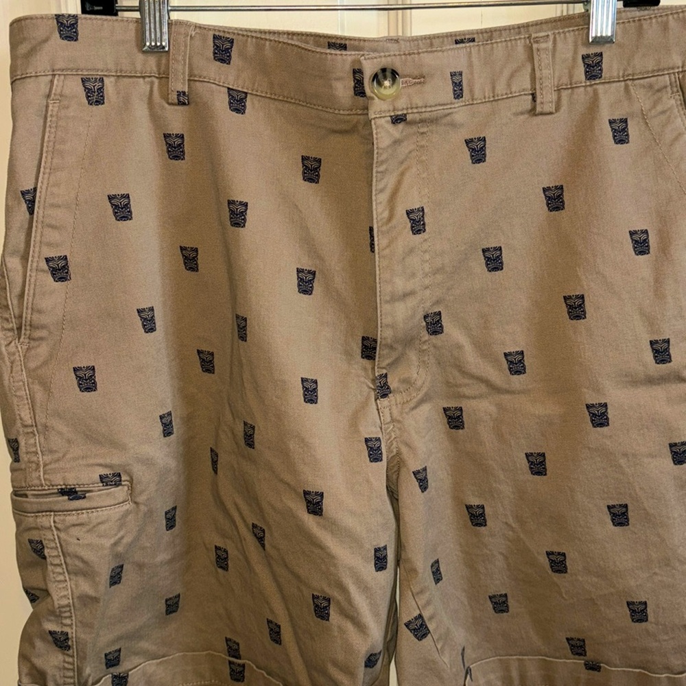 Great condition Boca shorts size 36 khaki with wiki man imprint